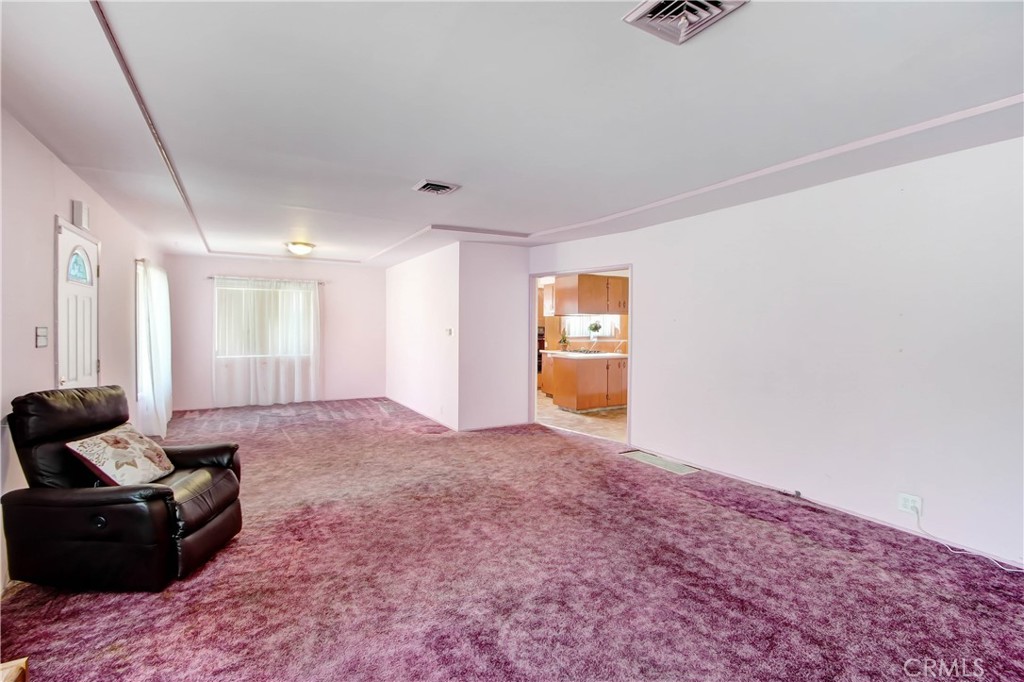 1572 N Mountain View Avenue