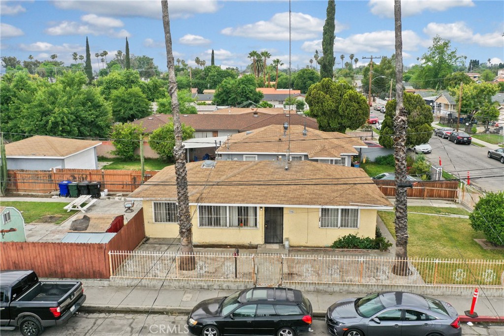 736 Davidson Avenue