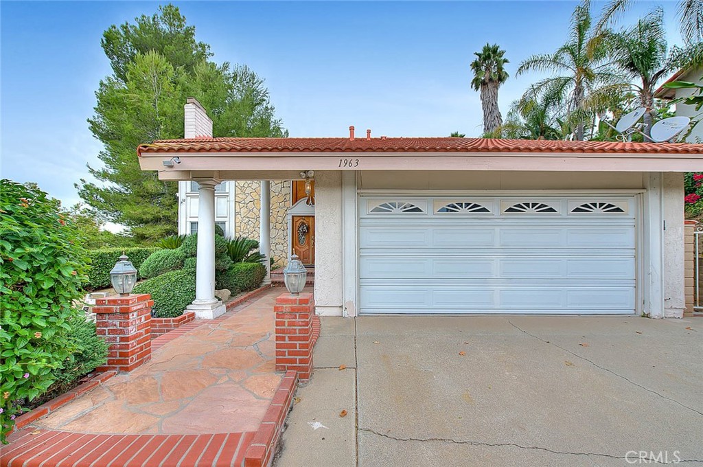 1963 Silver Hawk Drive