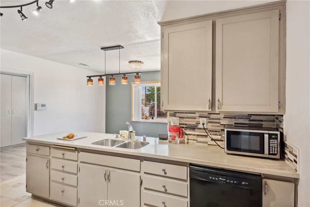 11935 Calcite Avenue