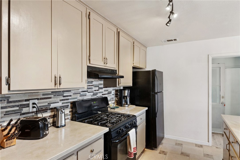 11935 Calcite Avenue