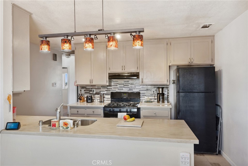 11935 Calcite Avenue