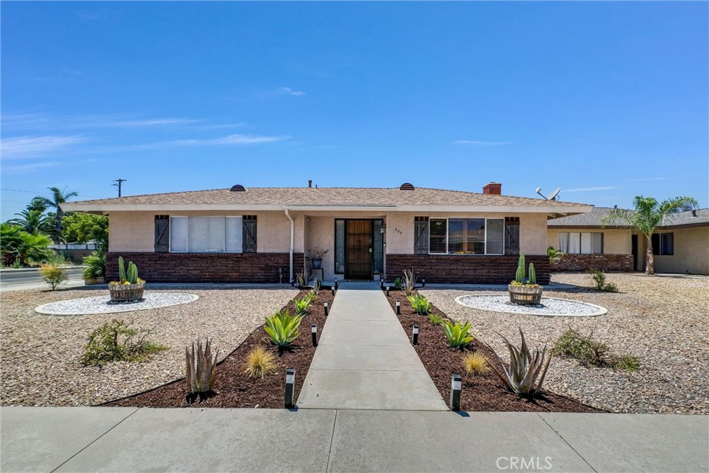 889 Cardona Place