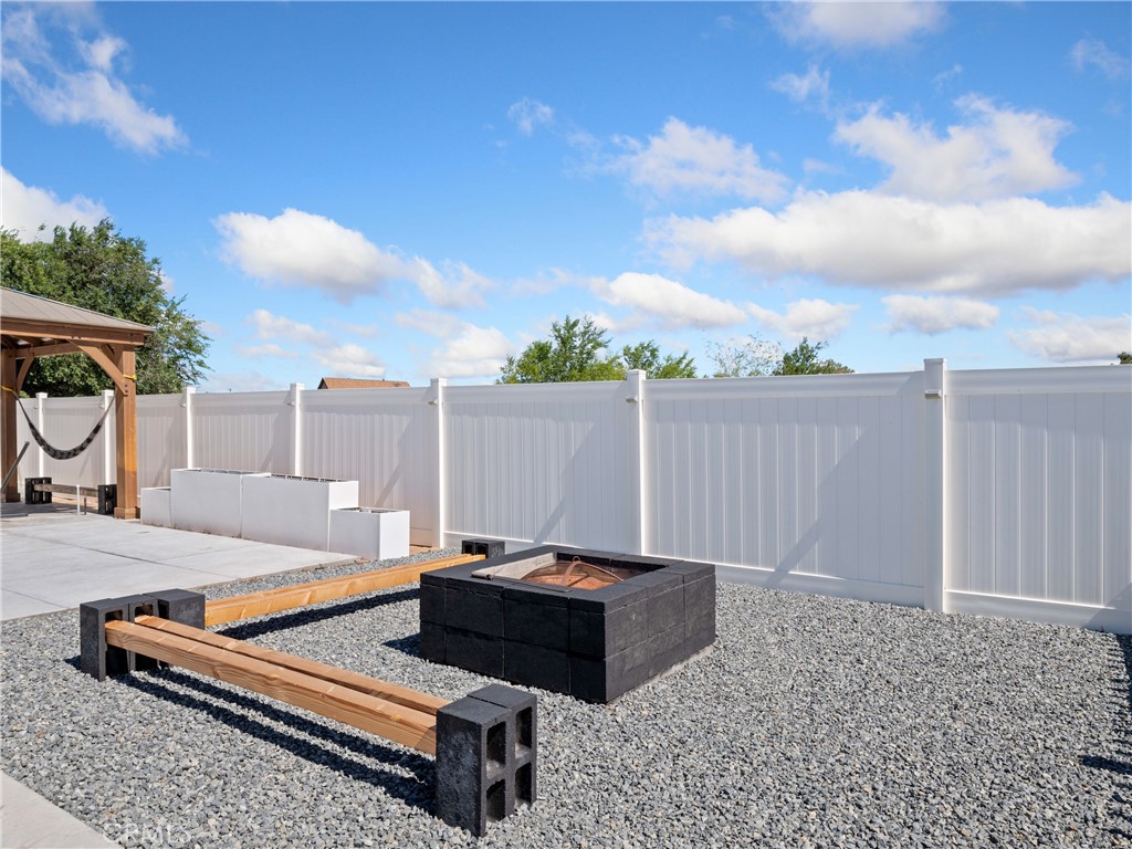 14828 Eucalyptus Street