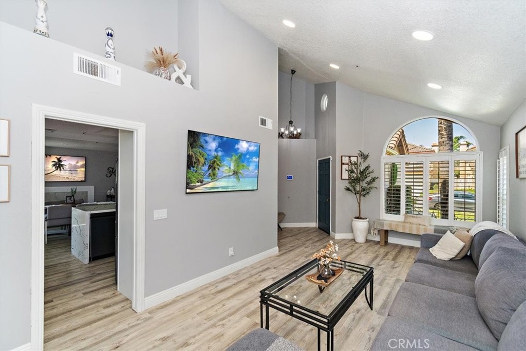 13723 Cabrillo Court