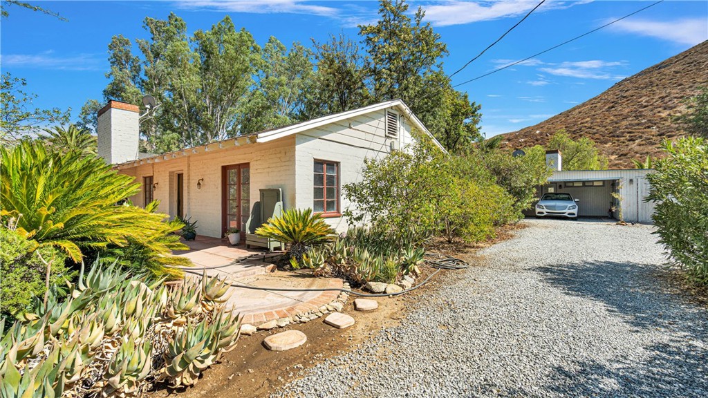 32177 Prairie Crossing Drive