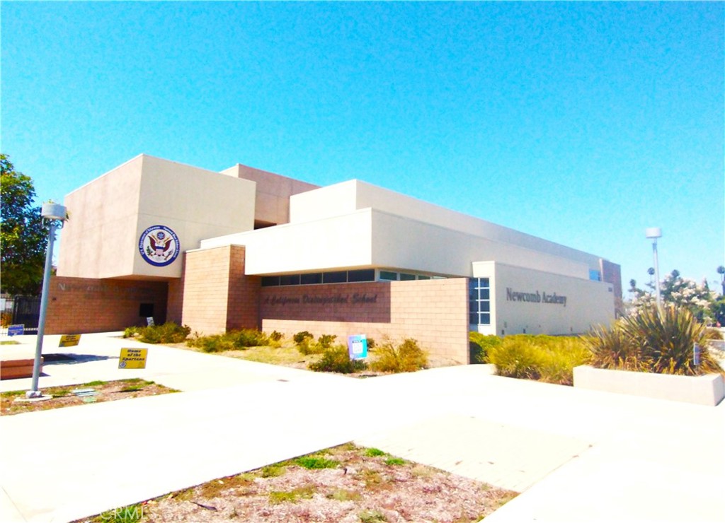 3461 N El Dorado Drive