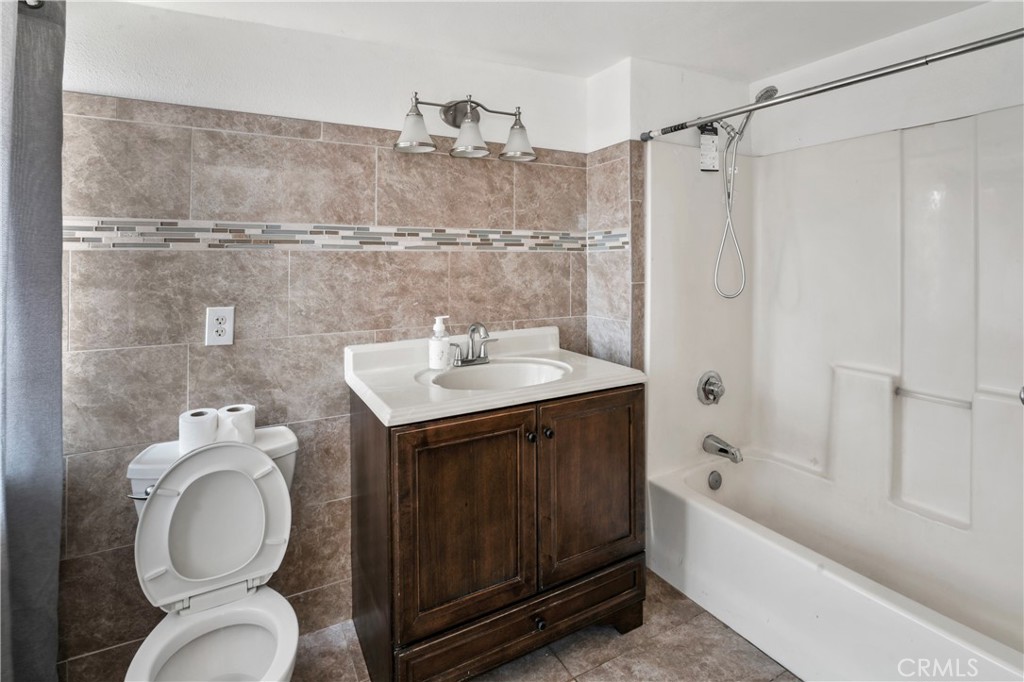 443 N Begonia Avenue