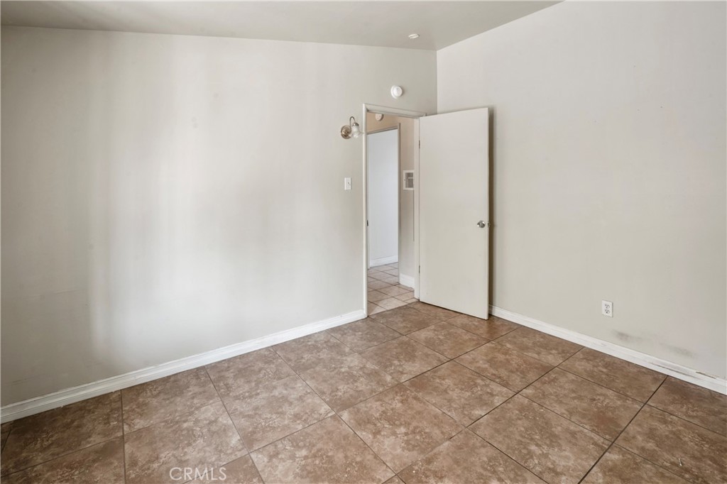 443 N Begonia Avenue