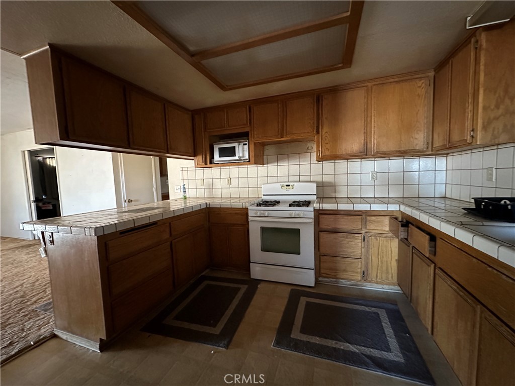 18676 Atlantic Street