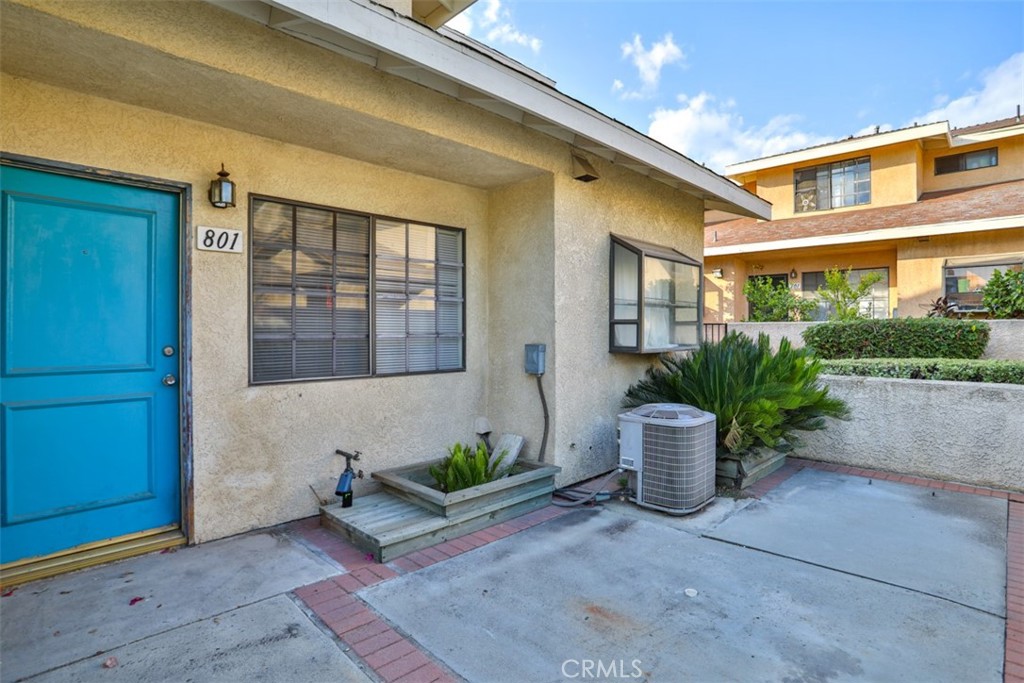 1034 E 6th Street 801