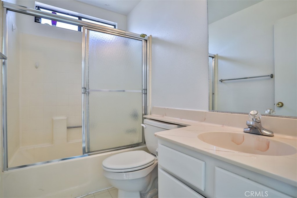 1034 E 6th Street 801