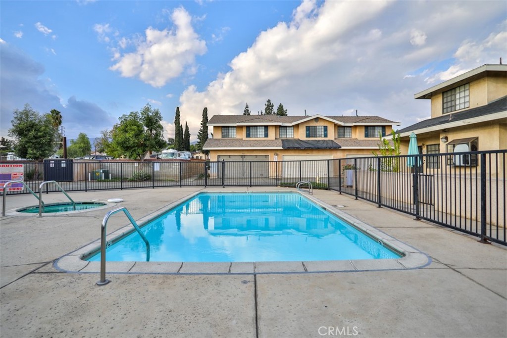 1034 E 6th Street 801