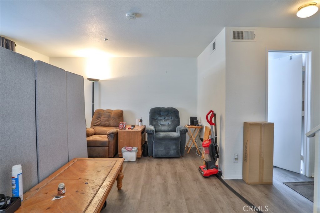 1034 E 6th Street 801