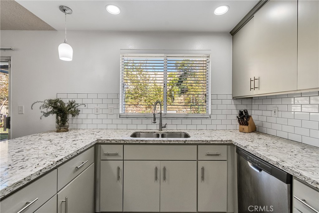 2590 W Buena Vista Drive