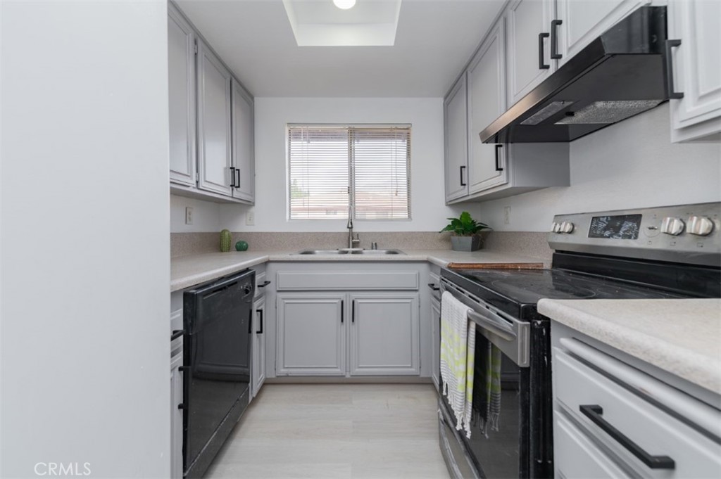 1169 W Calle Del Sol 4