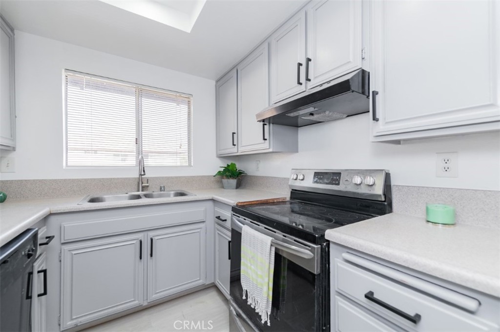 1169 W Calle Del Sol 4