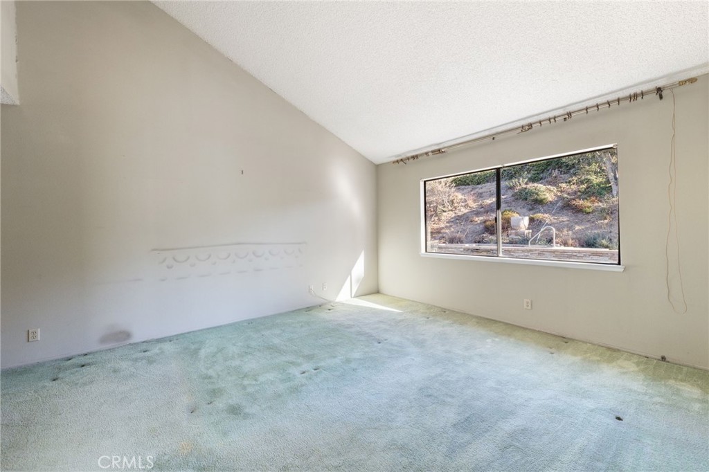 6860 Calmbank Avenue