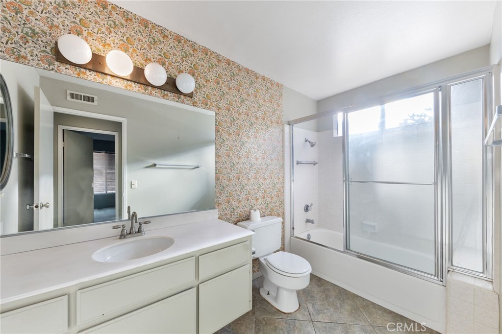 6860 Calmbank Avenue