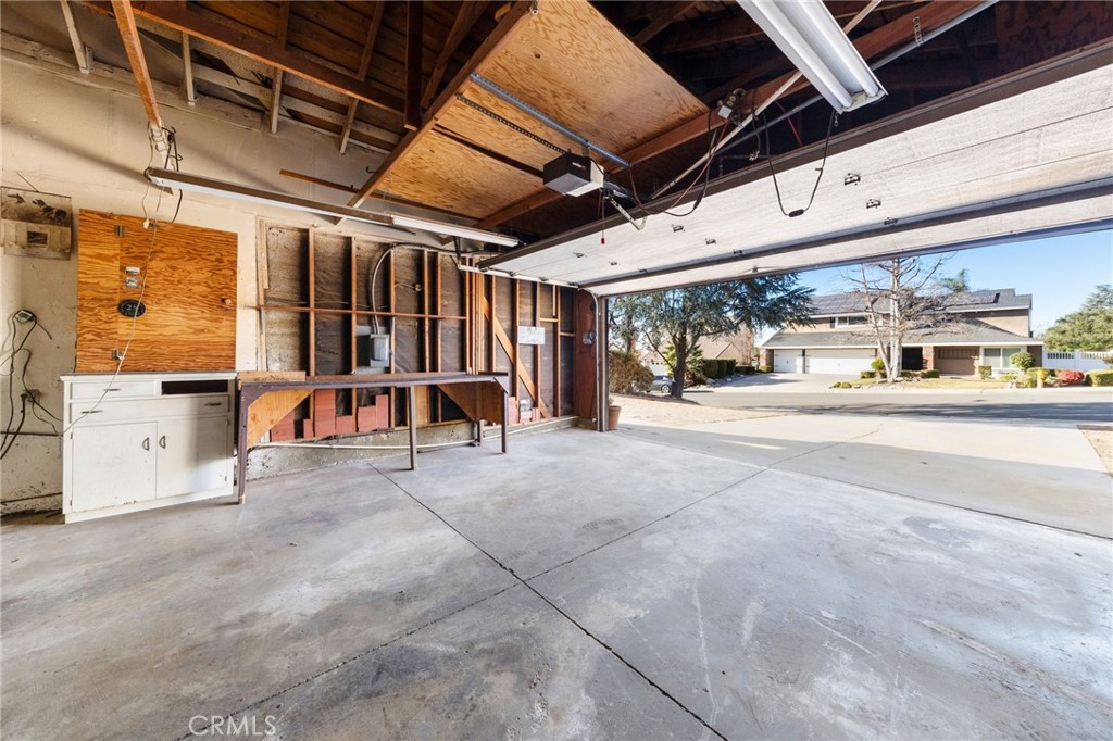 6860 Calmbank Avenue