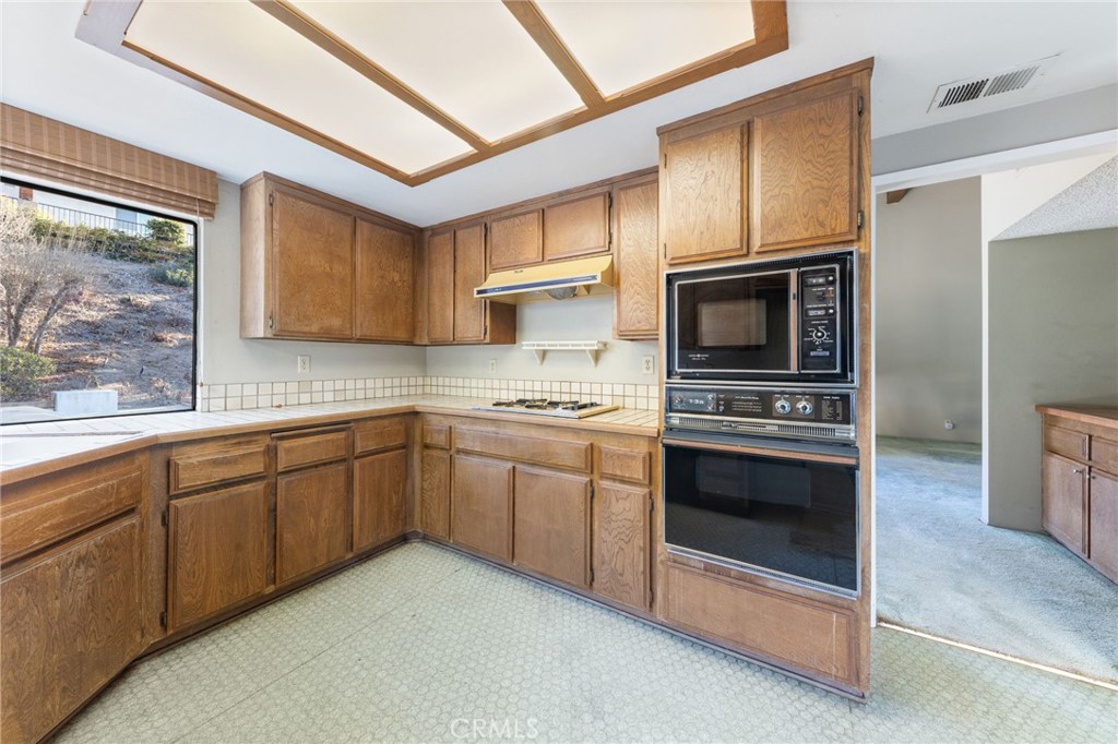 6860 Calmbank Avenue