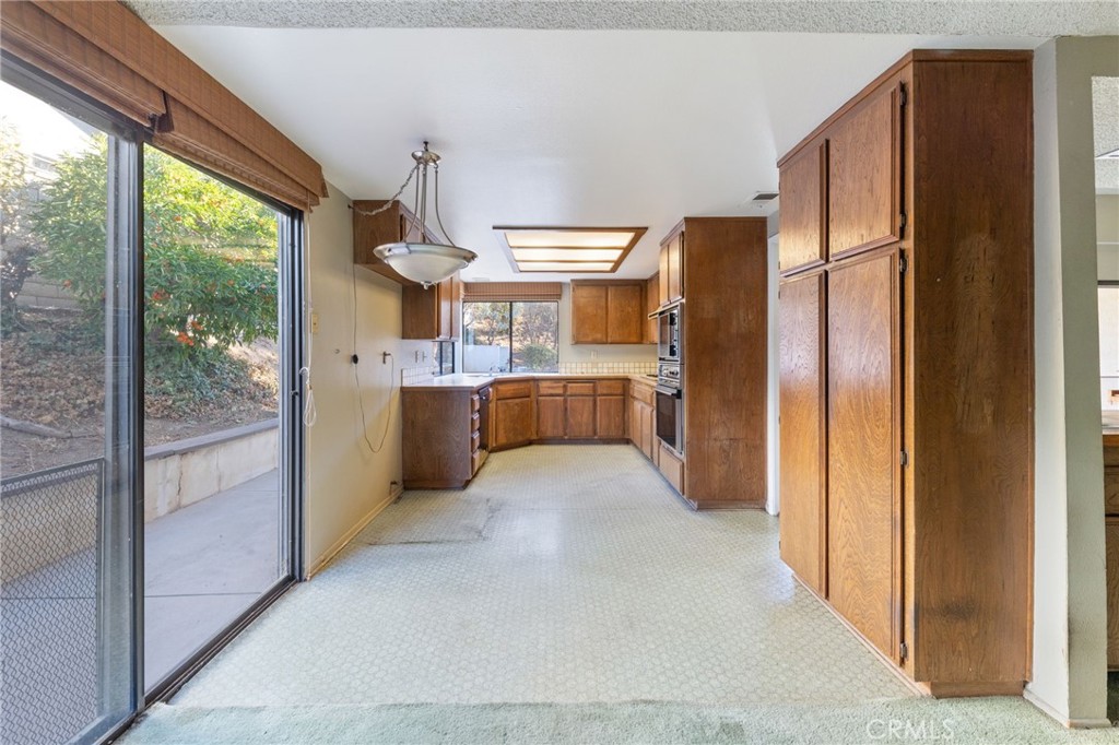 6860 Calmbank Avenue