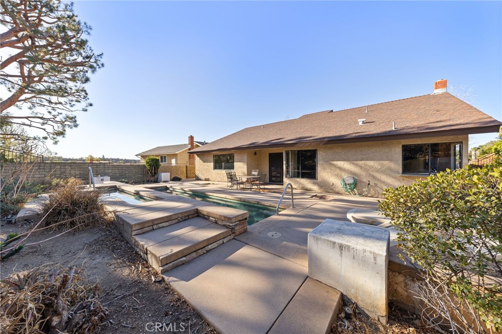 6860 Calmbank Avenue