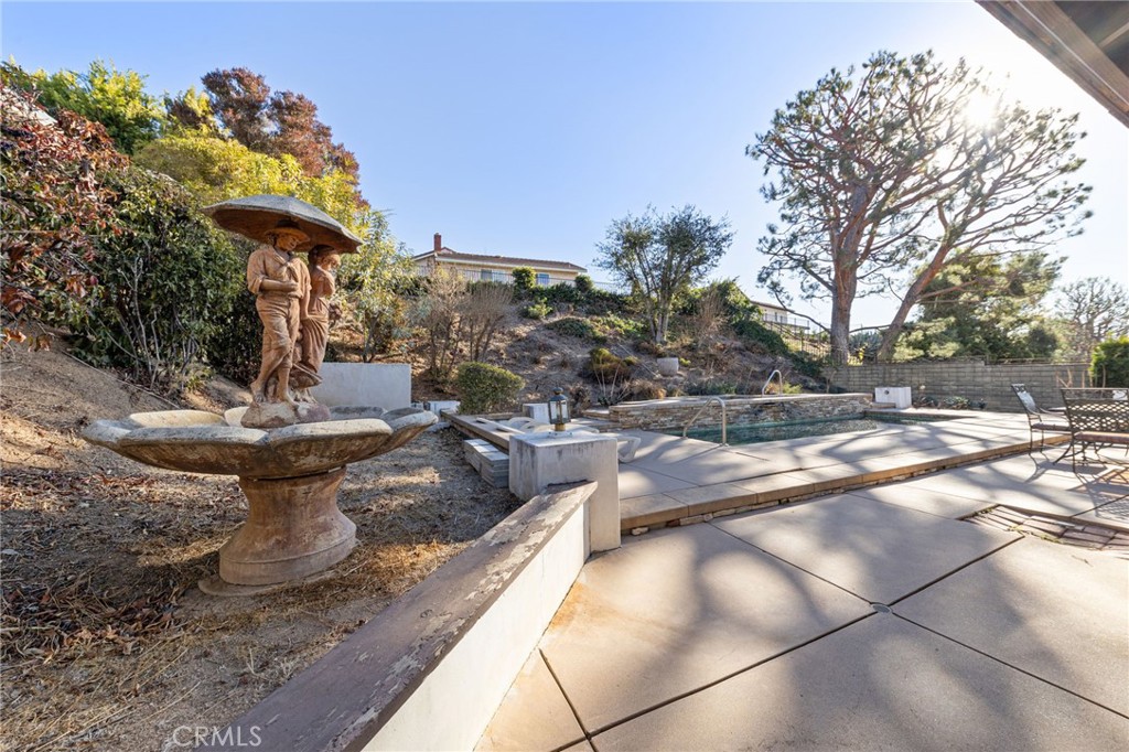 6860 Calmbank Avenue