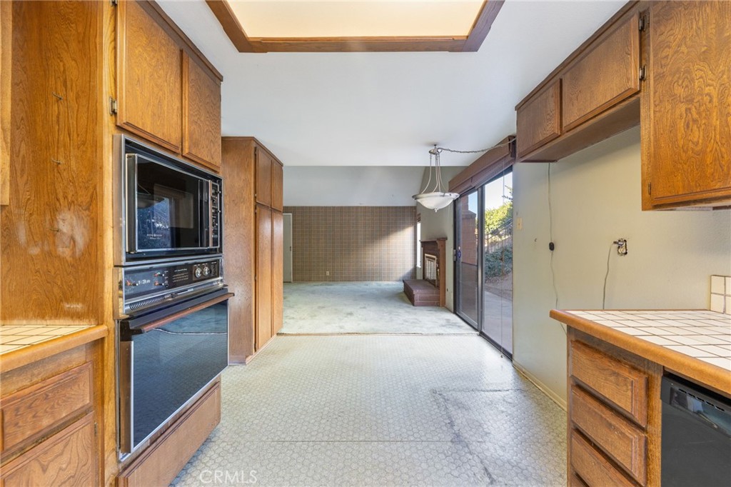 6860 Calmbank Avenue