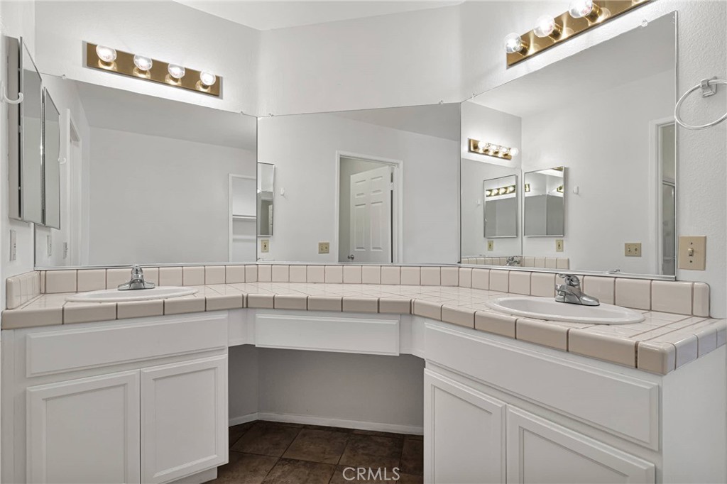 19090 Frances Street