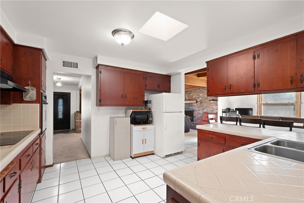 332 E Alvarado Street