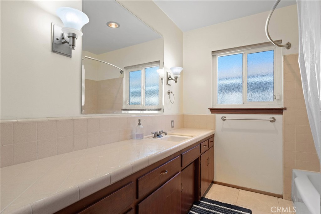 332 E Alvarado Street