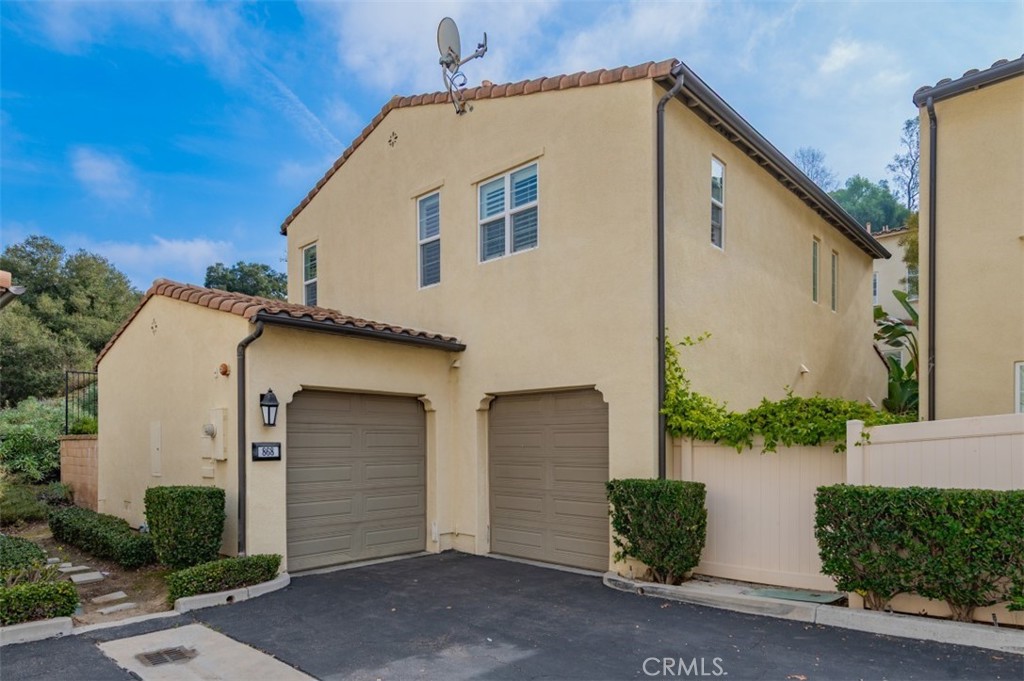 868 Sunset Place