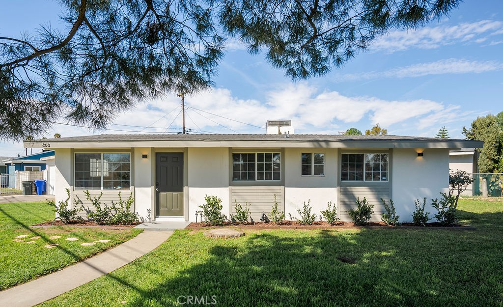 800 N Vista Avenue