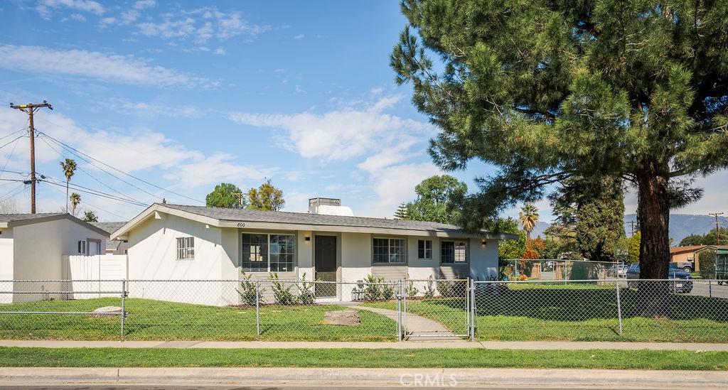 800 N Vista Avenue
