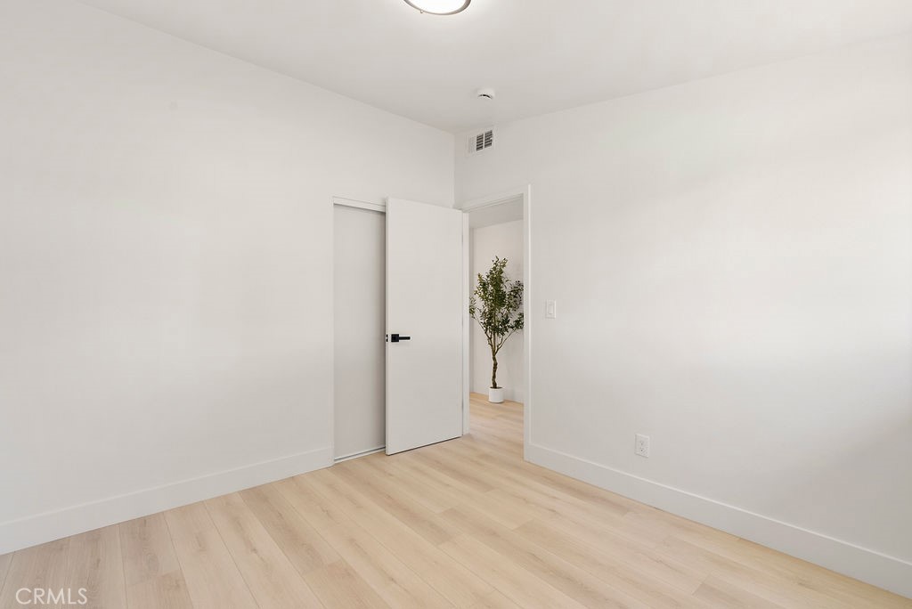 800 N Vista Avenue
