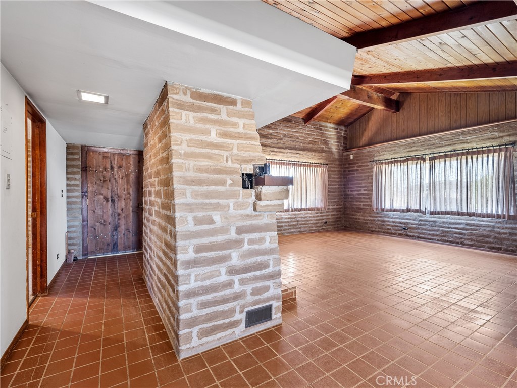 14924 Chamber Lane