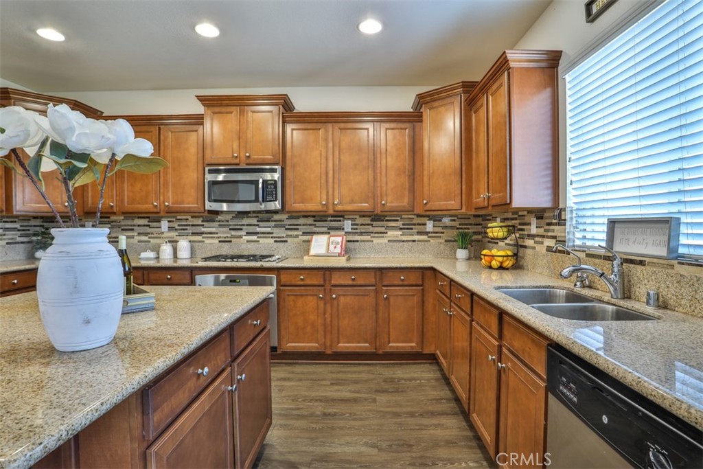 5461 N Pinnacle Lane