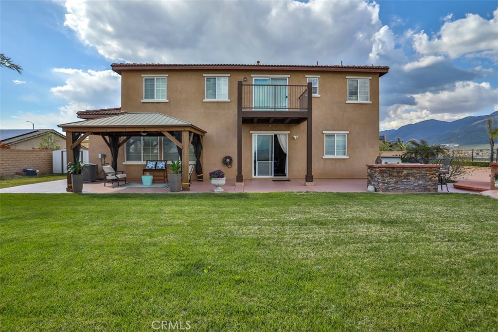 5461 N Pinnacle Lane