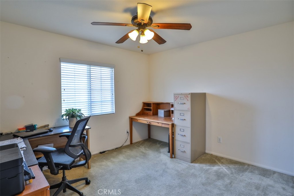 5461 N Pinnacle Lane