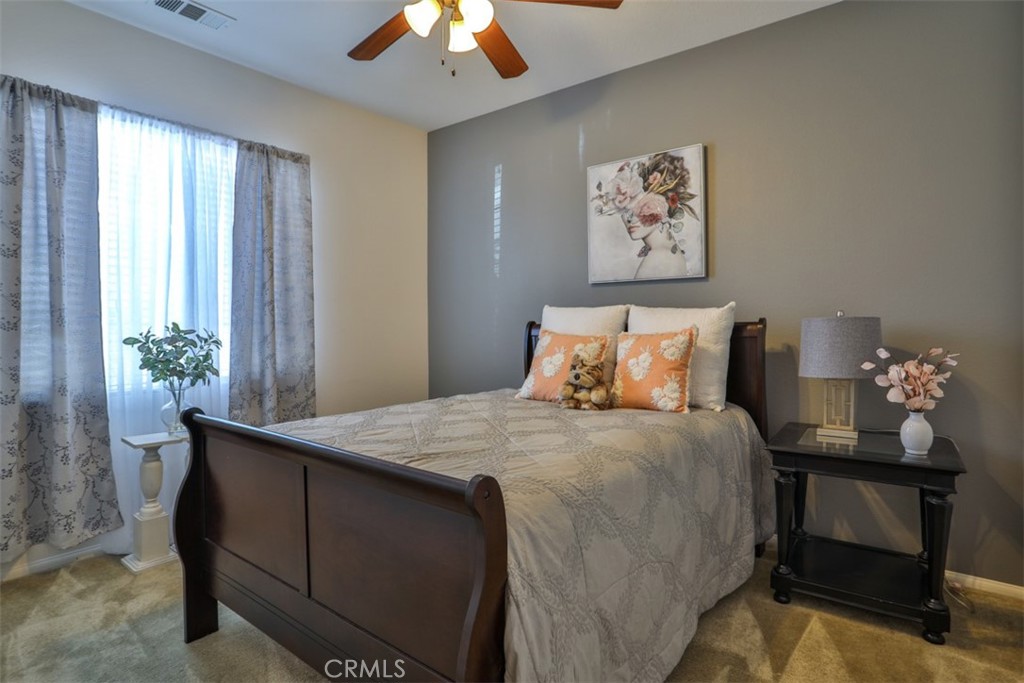 5461 N Pinnacle Lane