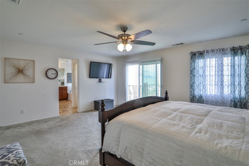 5461 N Pinnacle Lane