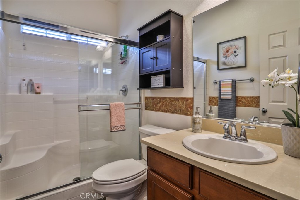 5461 N Pinnacle Lane