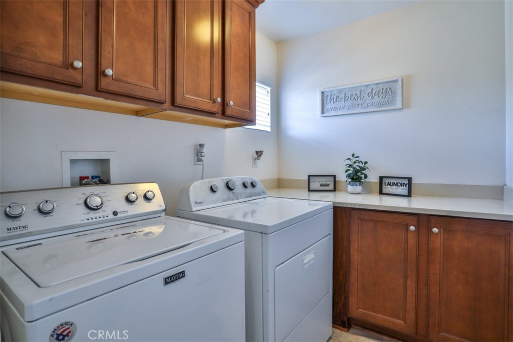 5461 N Pinnacle Lane