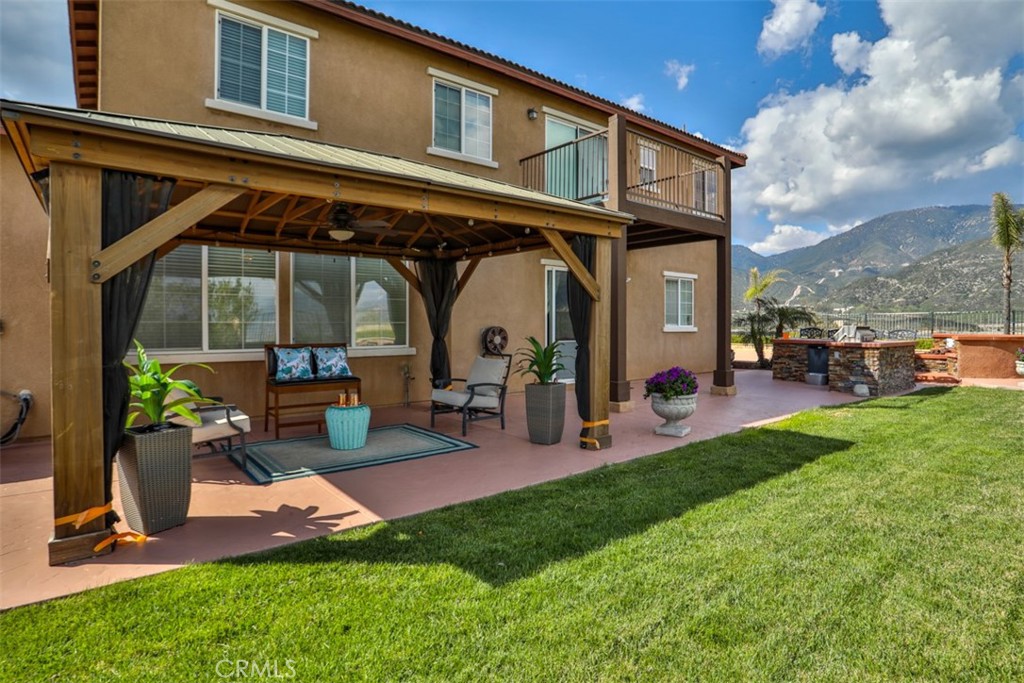 5461 N Pinnacle Lane