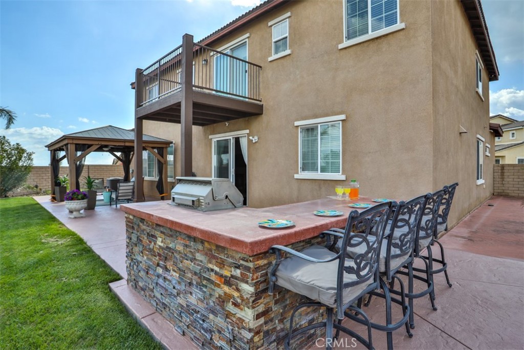 5461 N Pinnacle Lane