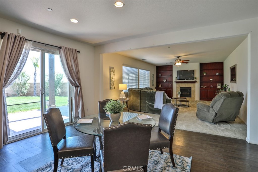 5461 N Pinnacle Lane