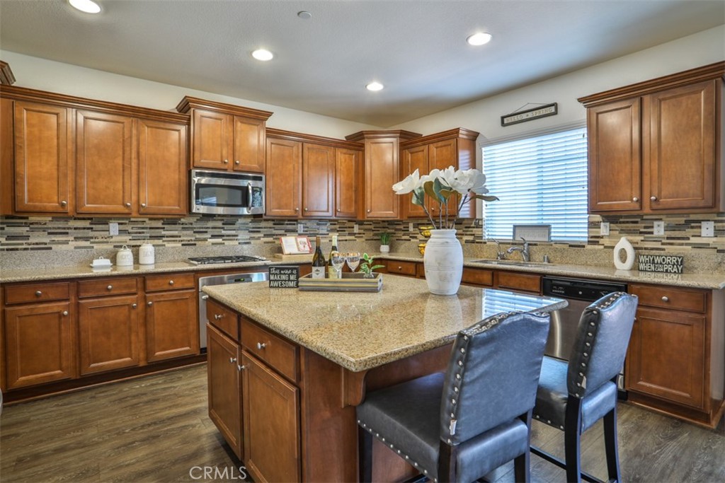 5461 N Pinnacle Lane