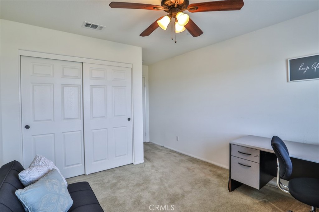 5461 N Pinnacle Lane