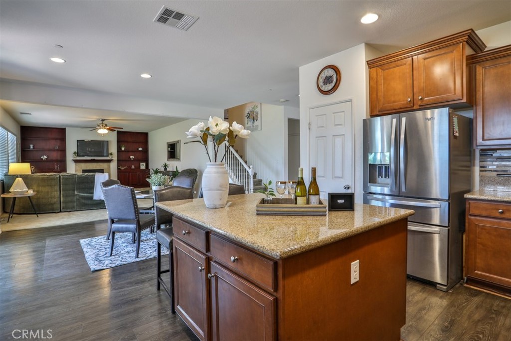 5461 N Pinnacle Lane